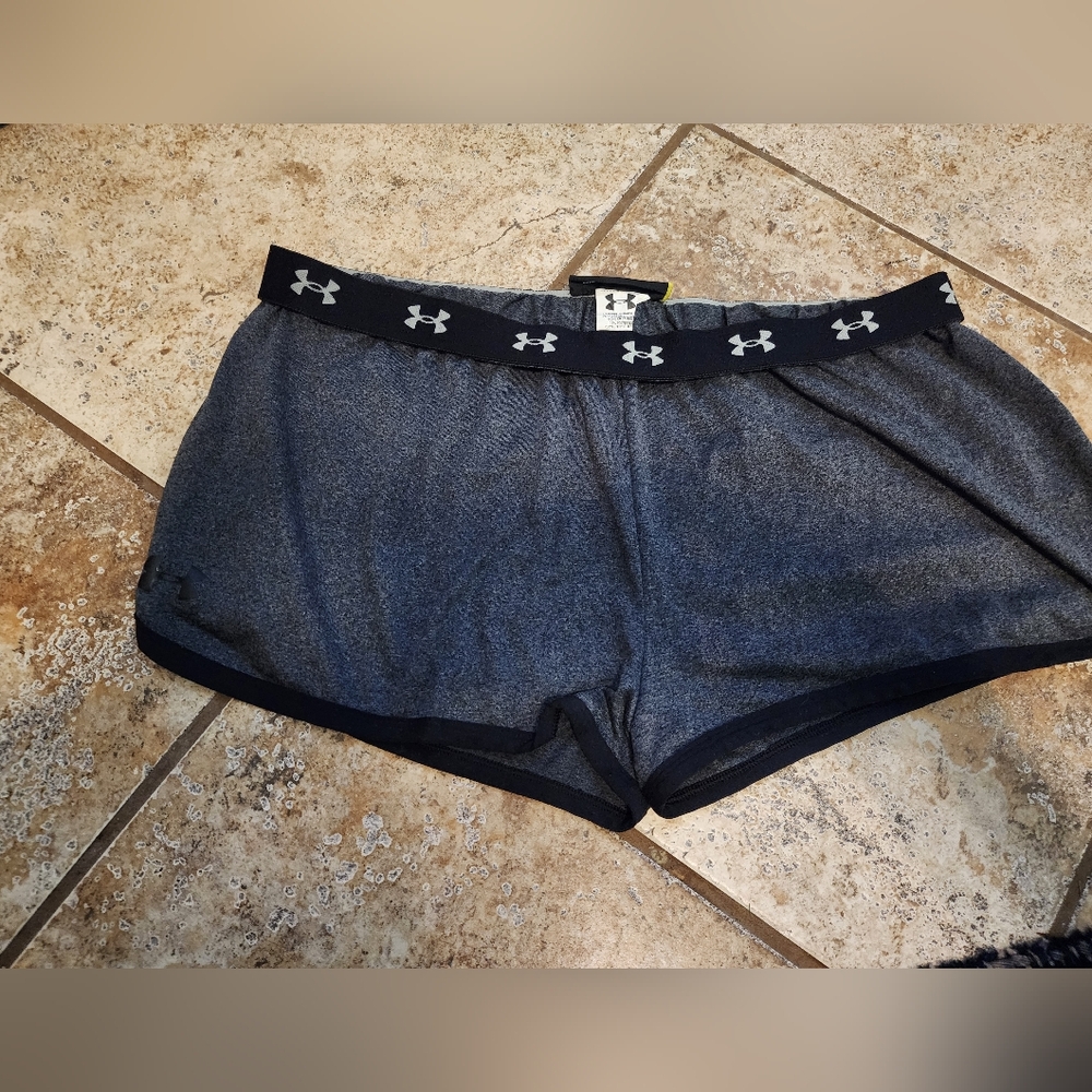 Under Armour Women's Dark Gray Athletic Shorts Size Large